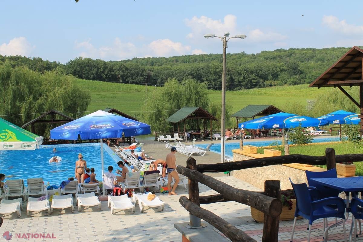 Vara, la piscină!