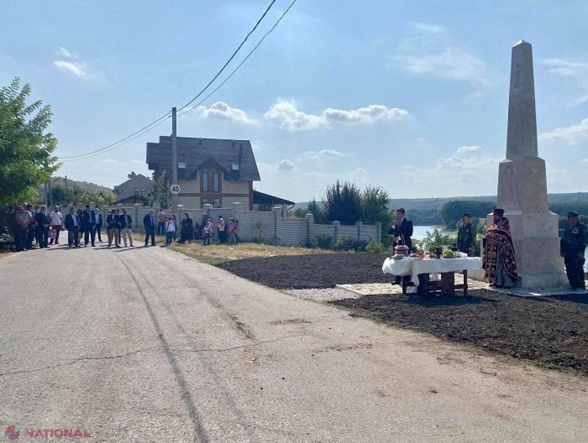 Un monument din timpul României Mari, în memoria ostașilor căzuți în Primul Război Mondial, restabilit pe malul Nistrului: „Eroii nu mor niciodată”