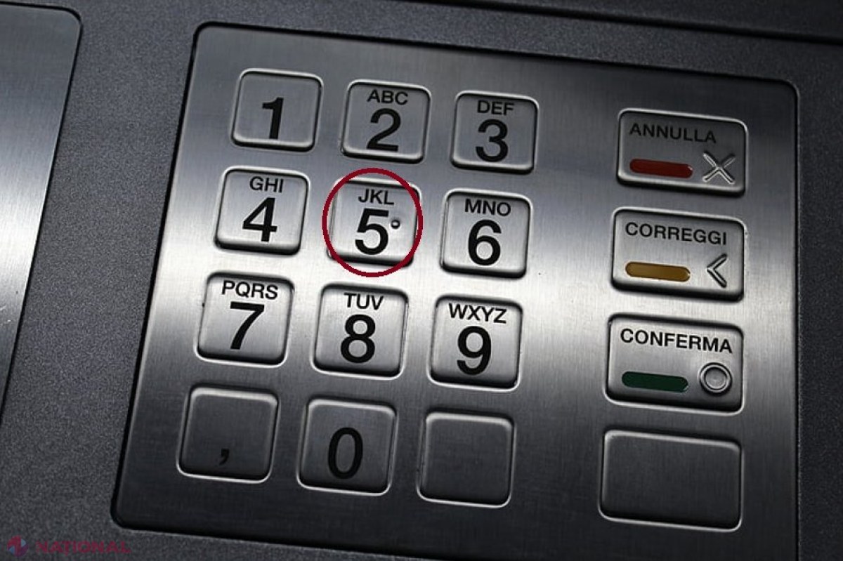 ATENȚIE // Tasta 5 de la bancomat îți arată un DETALIU crucial pentru cardul tău bancar
