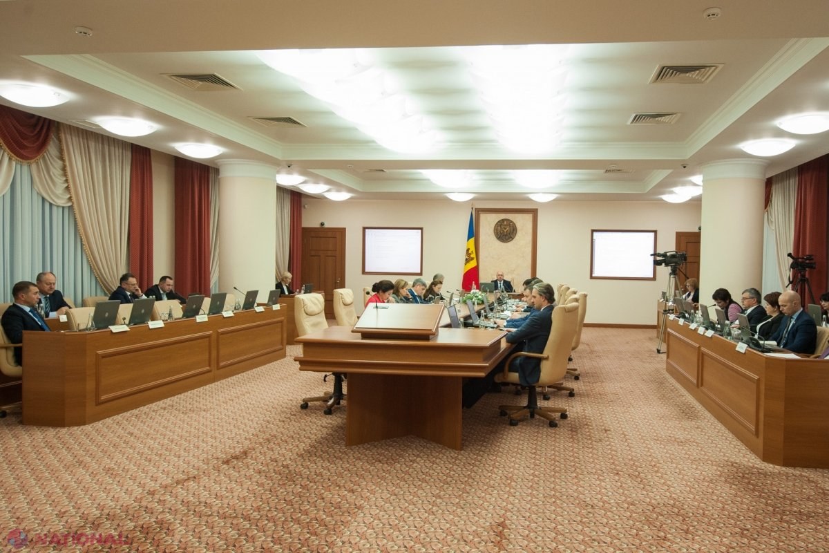 DOC // MORATORIU la angajările în instituțiile publice din R. Moldova: Mii de locuri vacante din ministere și agenții NU pot fi ocupate până la finele anului 2019