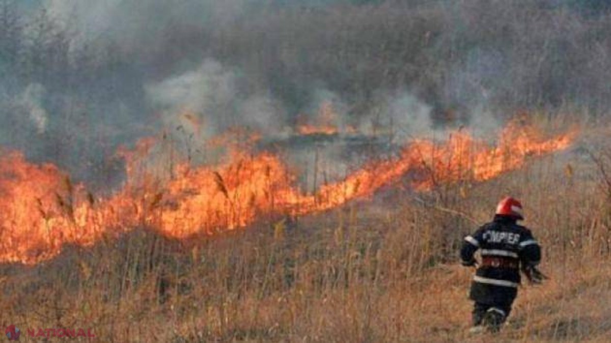 Îngrijorător! Un sat din R. Moldova, la un pas de a fi cuprins în totalitate de FLĂCĂRI
