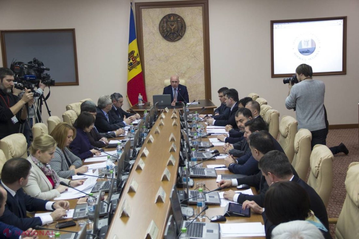 Noi DEMISII la Guvern. Un fost comunist a ocupat un fotoliu de director
