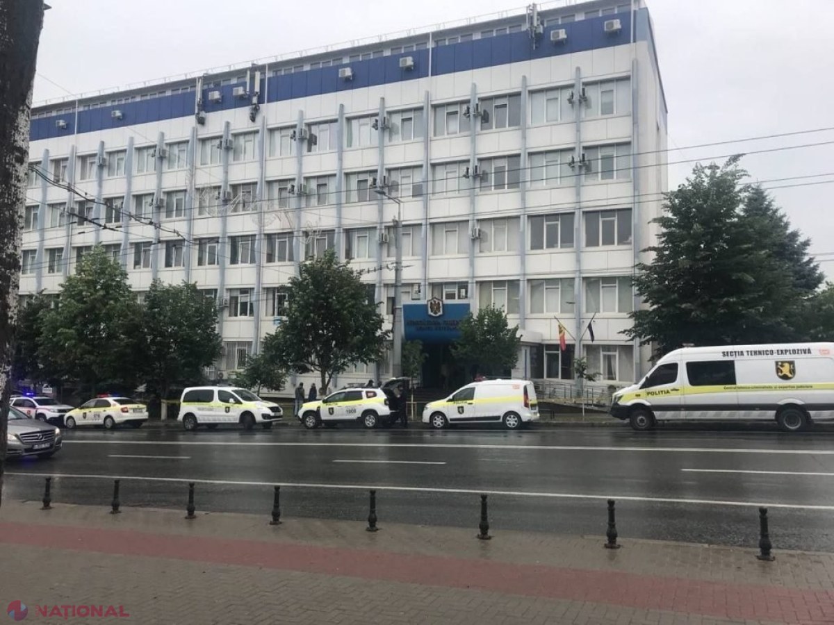 Poliția a IDENTIFICAT persoana care a sunat la 112 și a anunțat că Judecătoria Chișinău, sediile Centru și Buiucani, sunt minate