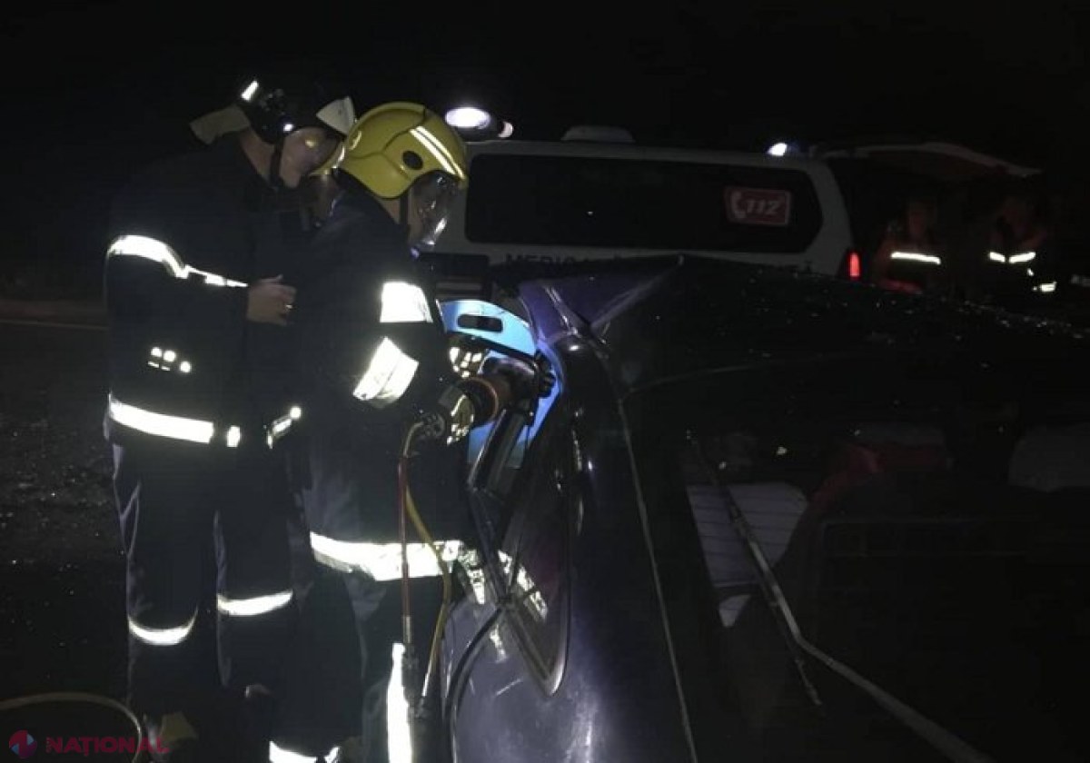 Accident cumplit la Lozova: Un tânăr de 26 de ani scos dintre fiare de către salvatori