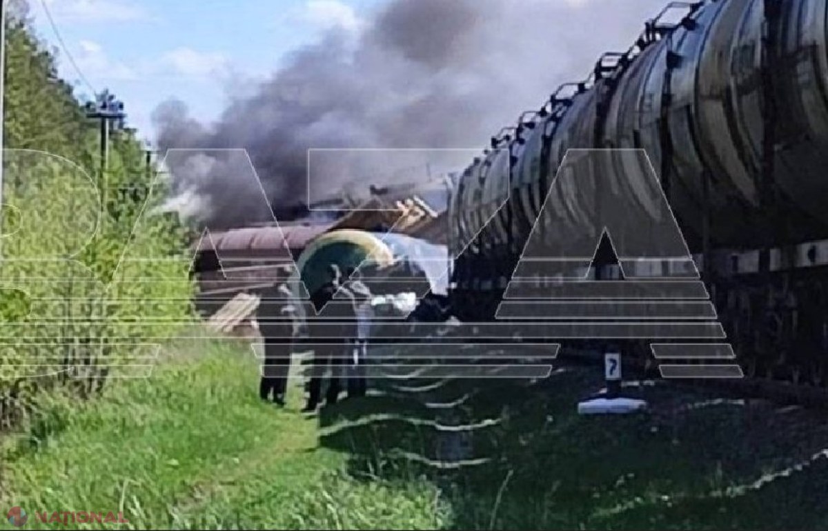 VIDEO // O linie de cale ferată din Rusia a fost aruncată în aer. Deflagrația a provocat deraierea unui tren care transporta combustibil granița cu Ucraina