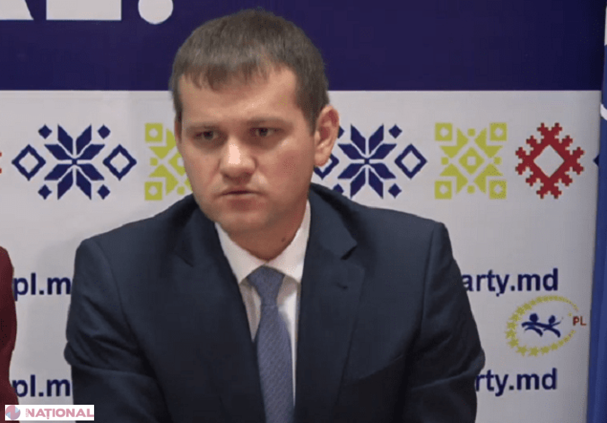 Munteanu îi răspunde Silviei Radu: „Chișinăul este singura capitală europeană care nu a aprins luminițele de sărbătoare pe 1 decembrie. Brad oligarhic”