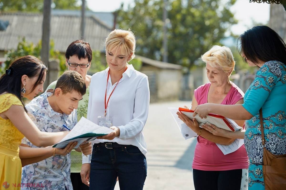 FOTO // Inna Popenco, implicată în colectarea semnăturilor. Vrea să pună capăt războiului politic