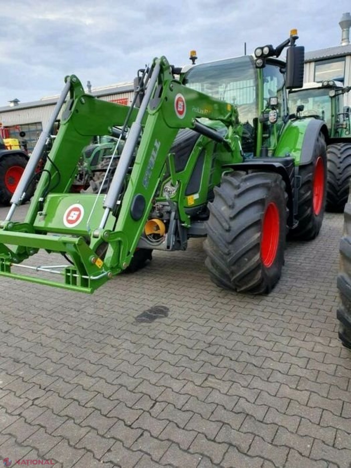FOTO // Cel mai scump TRACTOR SECOND HAND din lume. Detaliul care îl face să concureze cu un SUPERCAR