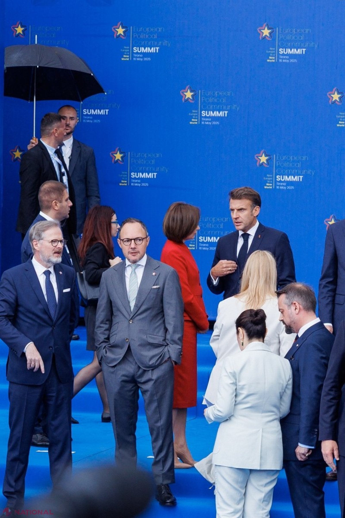GALERIE FOTO // Maia Sandu, ținută IMPECABILĂ la summitul Comunității Politice Europene. Șefa statului a promovat interesele R. Moldova în fața celor mai puternici lideri ai Europei - cancelarul Merz, Emmanuel Macron, Keir Starmer sau Zelenski