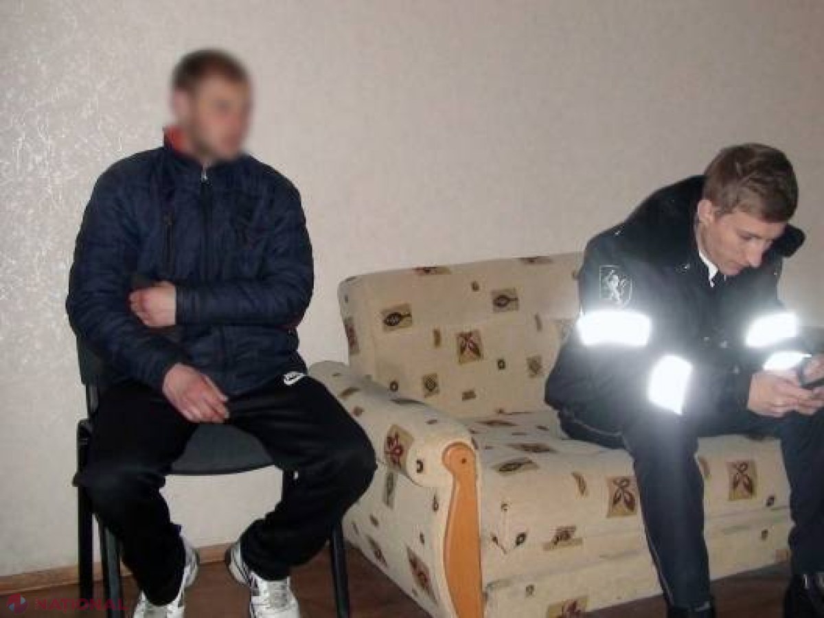 Reţinuţi imediat după ce au FURAT din două şcoli