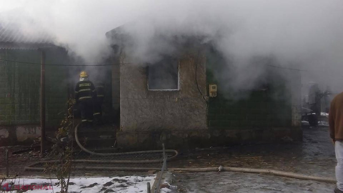 Trei copii, în stradă pe un ger cumplit