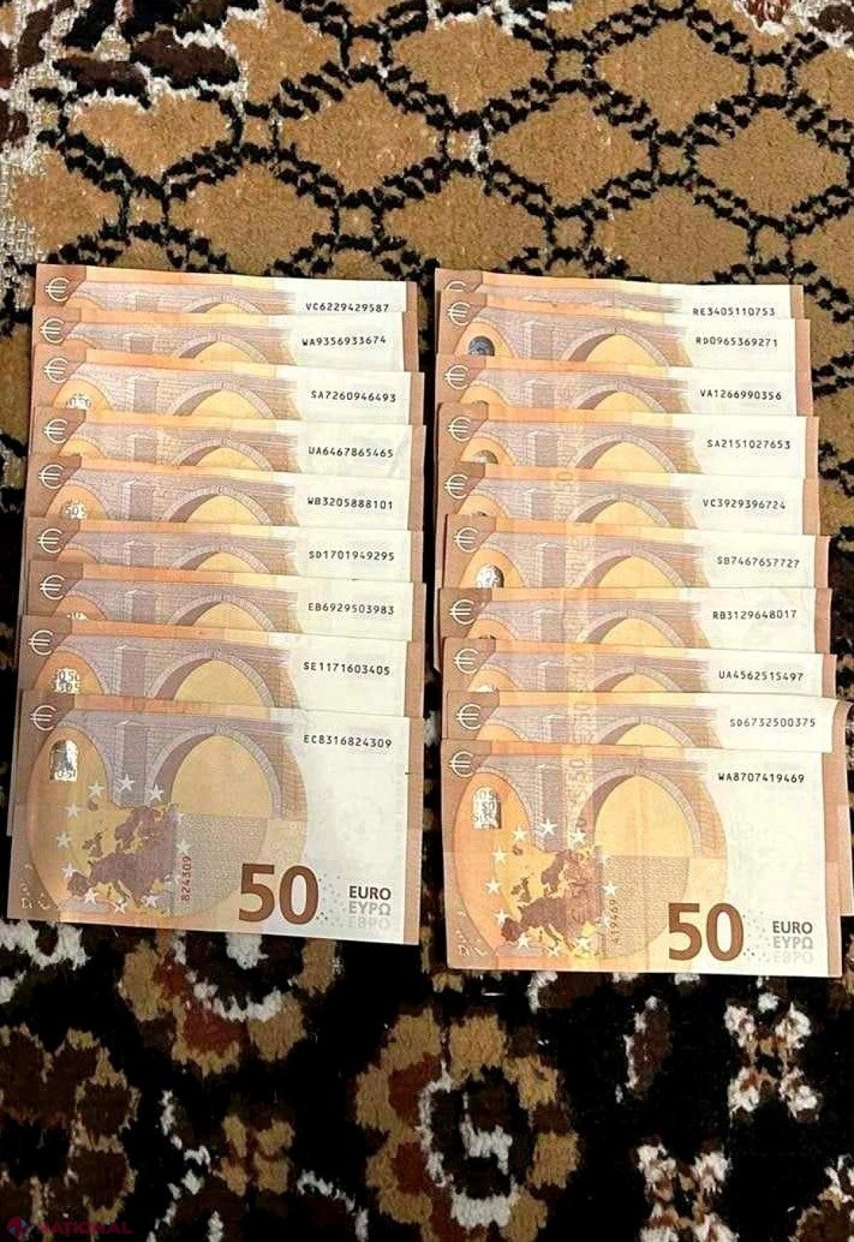 FOTO // Permis de conducere contra sumei de 1 000 de euro. Un bărbat din Cantemir a fost reținut într-un dosar de trafic de influență 