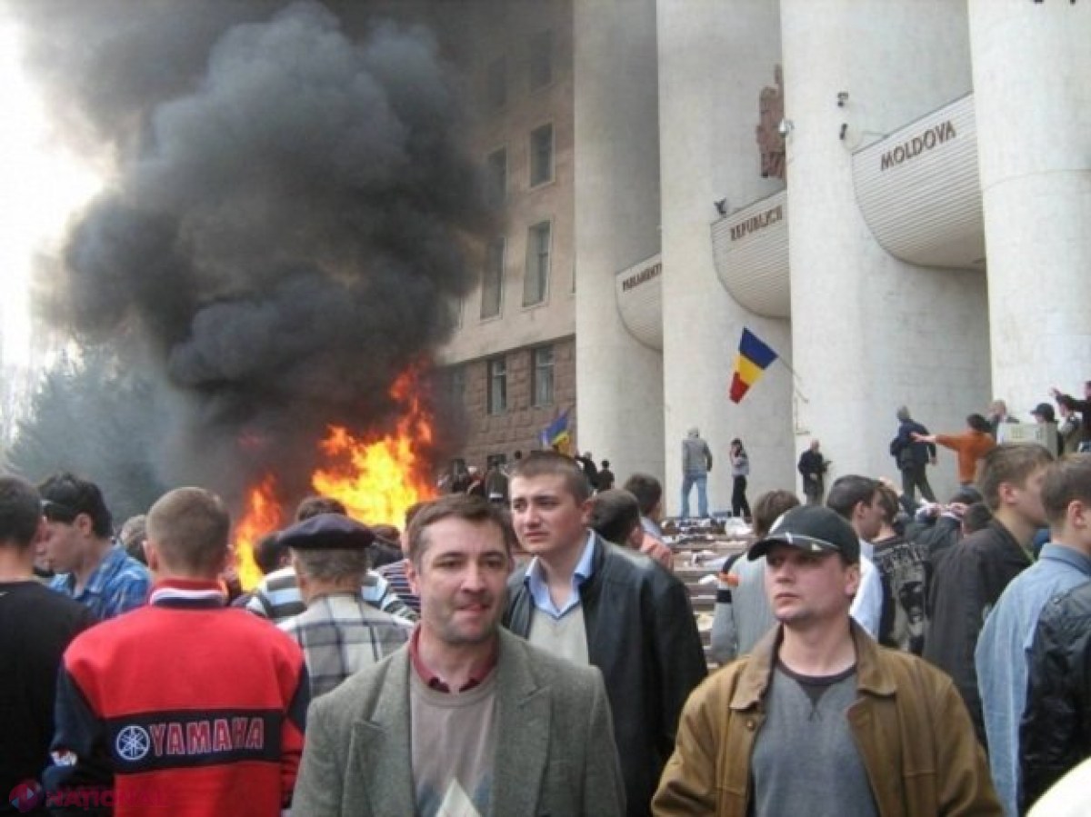 FOTO // Expoziție la Parlament, dedicată evenimentelor de la 7 aprilie 2009