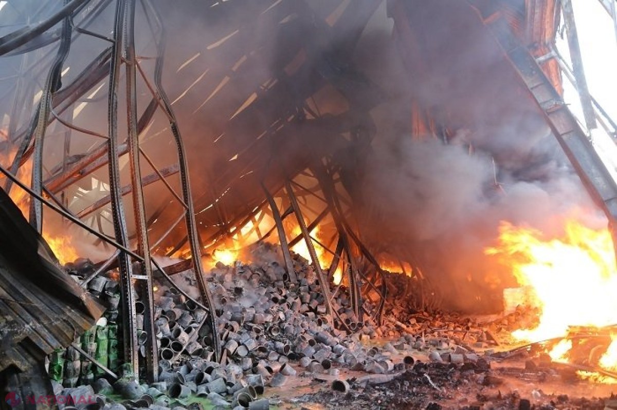 Pompierii au LICHIDAT astăzi-dimineață incendiul de pe strada Calea Basarabiei din Chișinău: Specialiștii Laboratorului antiincendiar desfășoară cercetări la fața locului pentru a stabili de la ce au pornit flăcările