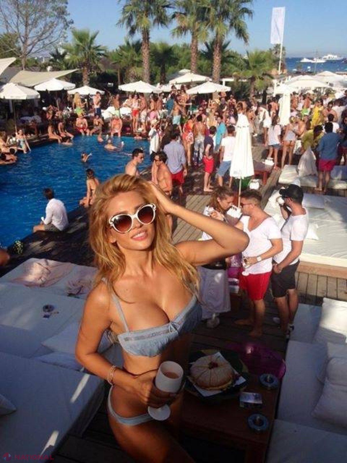 FOTO // Vezi cine e BASARABEANCA ce a pozat pentru PLAYBOY