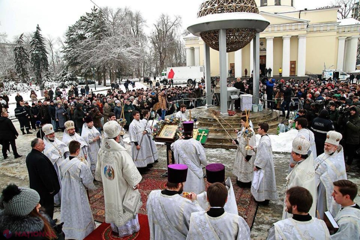 Creștinii ortodocși de stil vechi sărbătoresc astăzi Boboteaza: Sfaturile polițiștilor