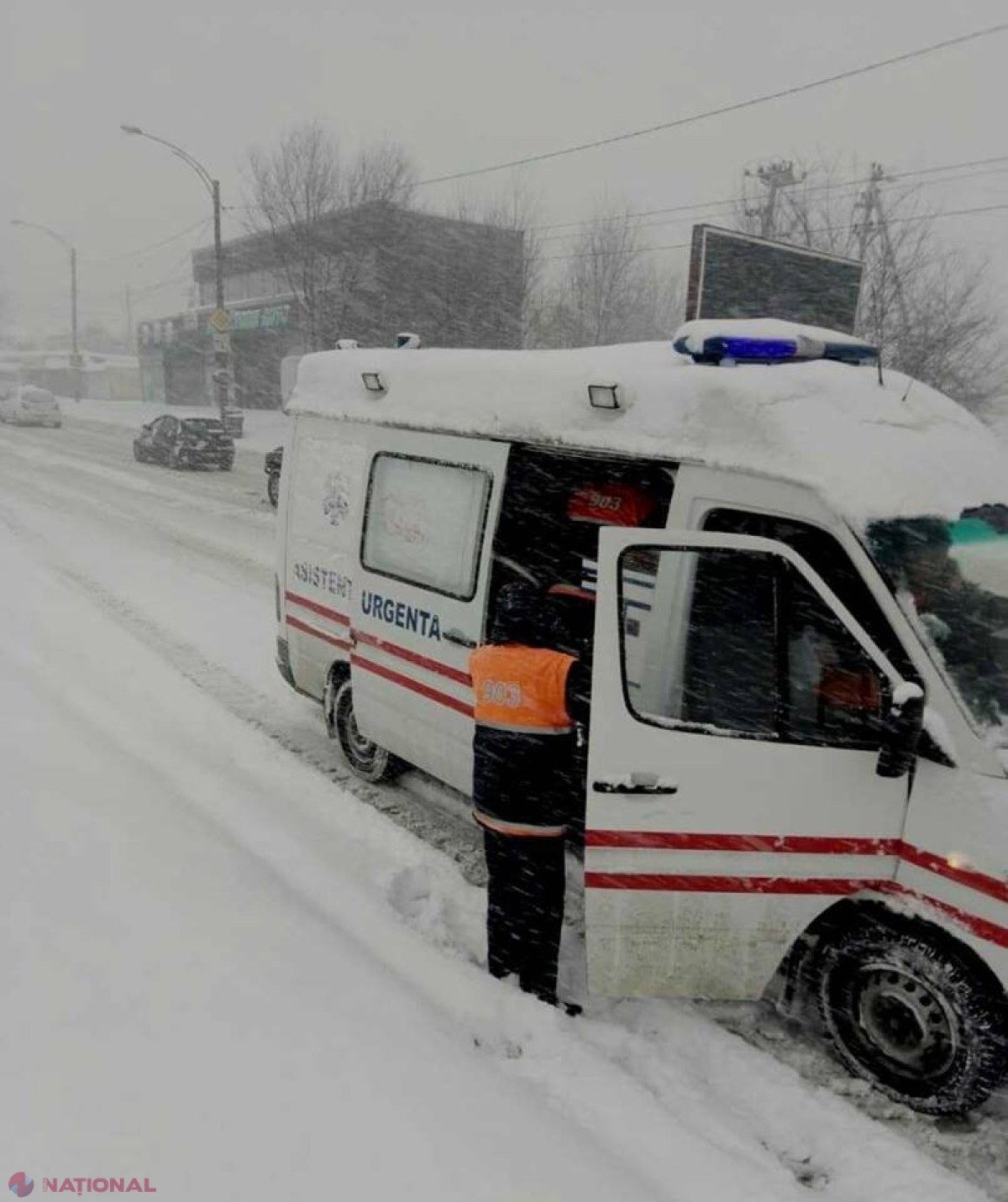 FOTO // Autoritățile dau asigurări că toate traseele din republică sunt PRACTICABILE. Premierul a solicitat evacuarea zăpezii de pe drumurile din capitală și din întreaga republică