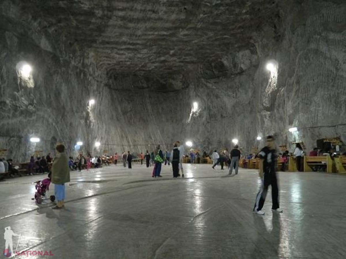 Sute de mii de turiști vizitează Salina Praid din România, un REFUGIU potrivit în perioadele caniculare: Numeroși turiști din R. Moldova