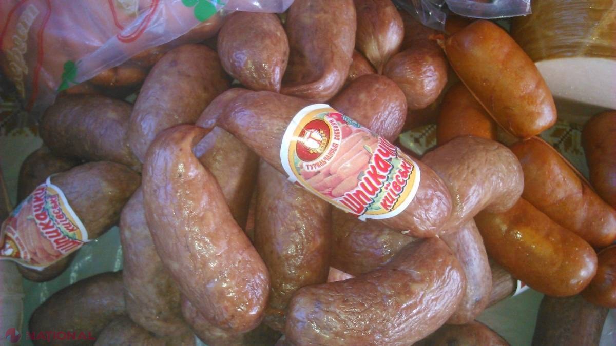 Mezeluri în valoare de MII de lei, aduse ILEGAL în R. Moldova