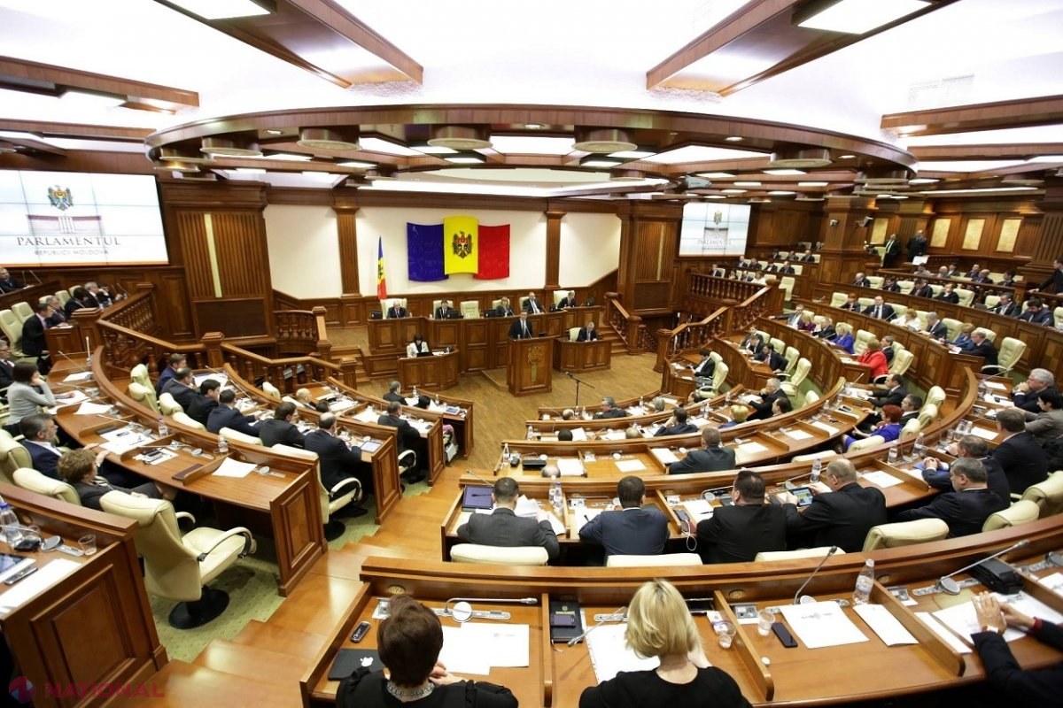 POPULISM // Salariile MAJORATE ale deputaților RĂMÂN ÎN VIGOARE, chiar dacă socialiștii, dar și Dodon s-au lăudat că vor cere micșorarea acestora