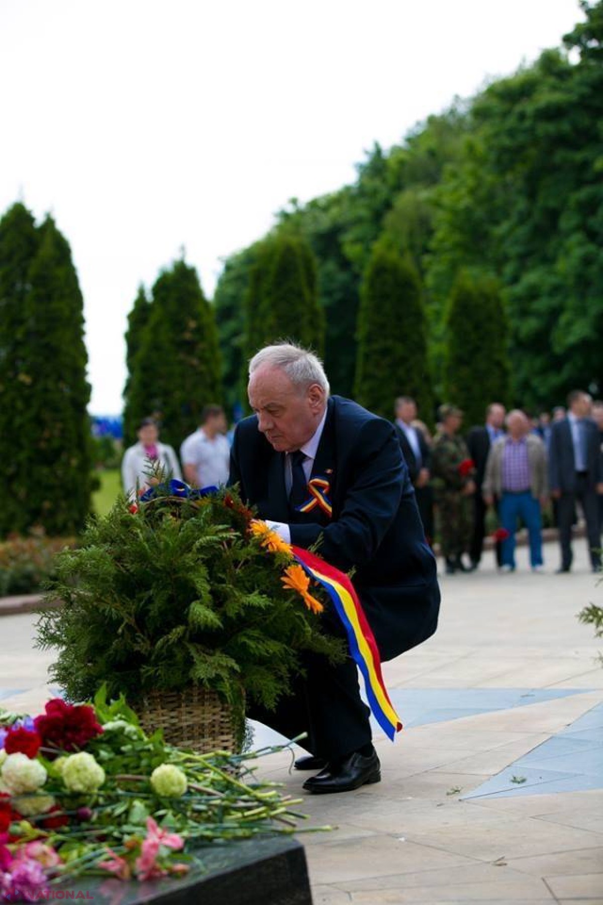Reportaj FOTO // „Ziua Victoriei”, la Memorial: „Nu dorim ca cineva să treacă prin ce am trecut noi”