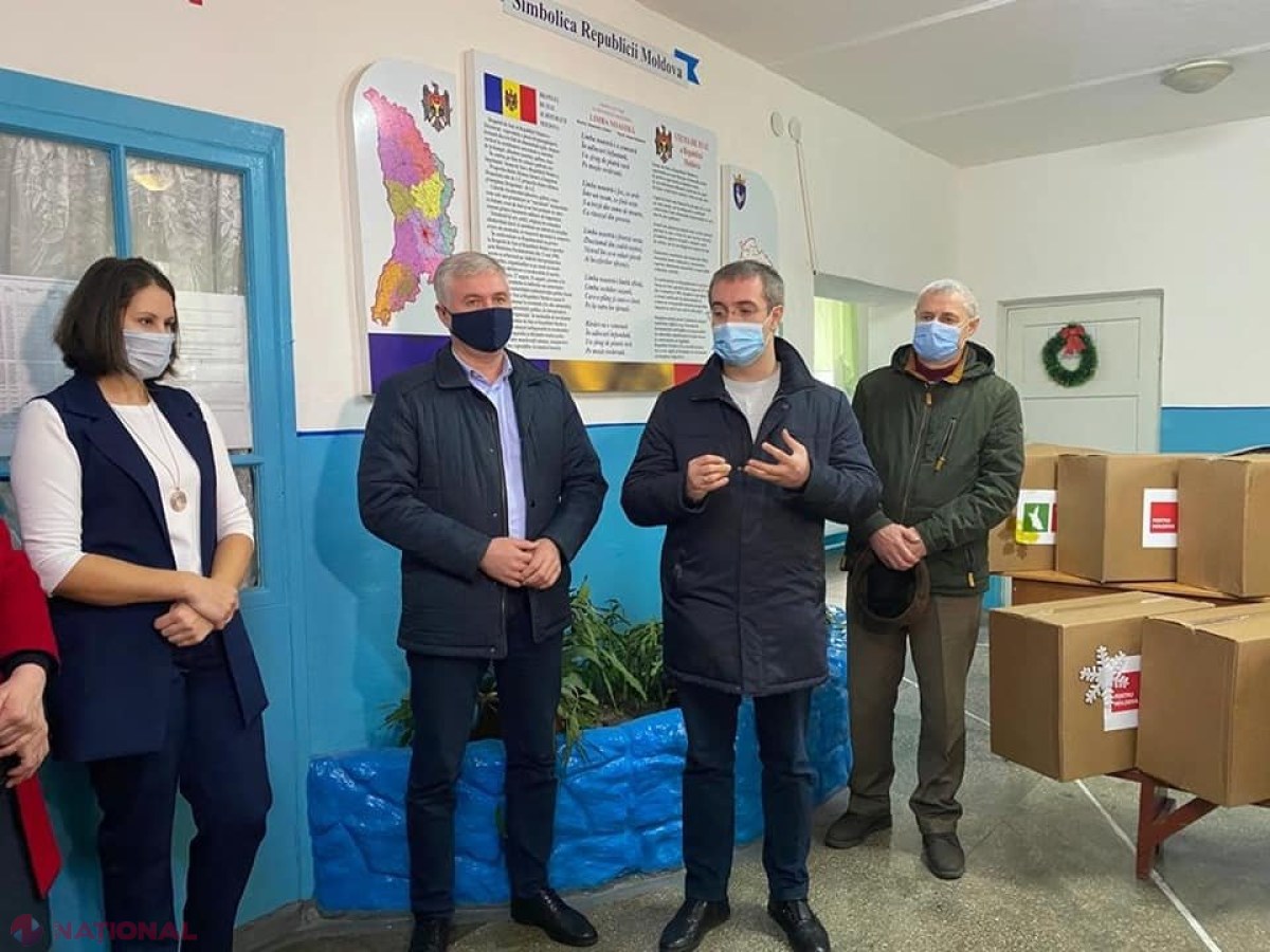 Deputații Platformei „Pentru Moldova” au asigurat cu calculatoare clasa de informatică a gimnaziului din satul Zgurița, raionul Drochia