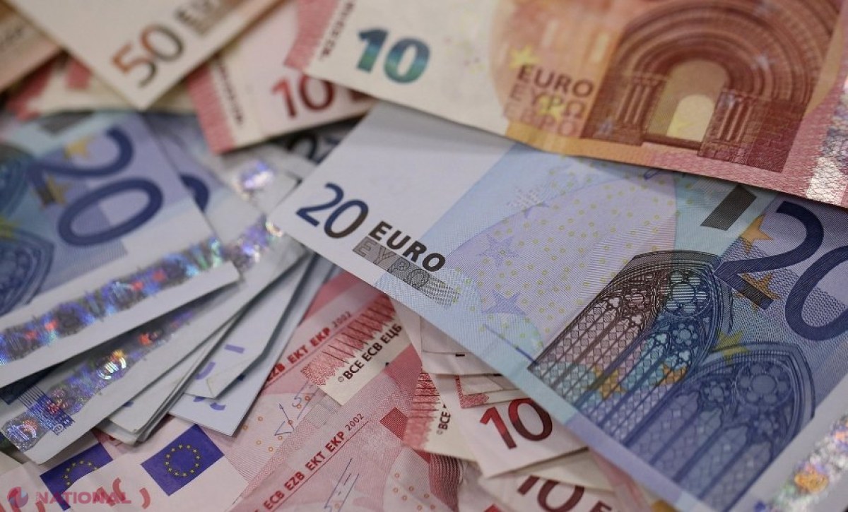 PROSTIE la 18 ani: Vindea permise de conducere pe o rețea de socializare, cu 600 de euro bucata