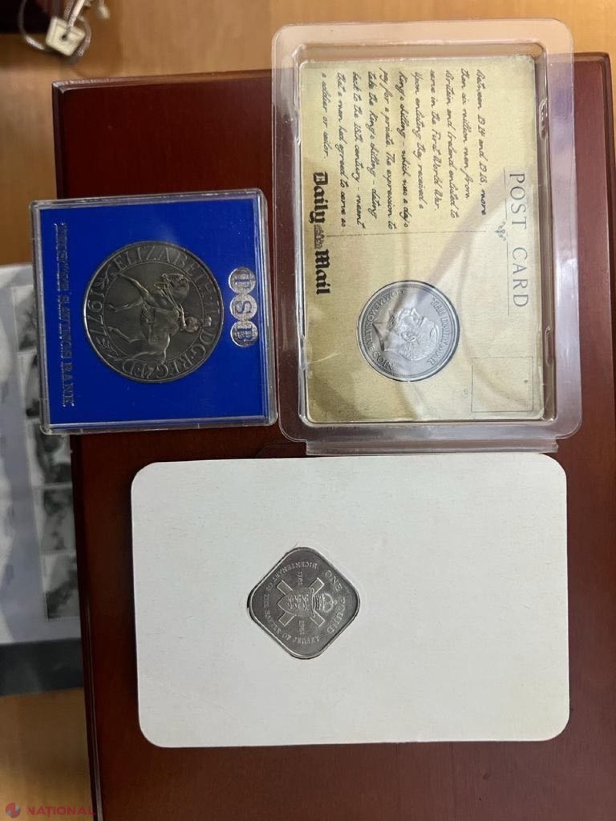 VIDEO // Tentativă de introduce în R. Moldova monede de colecție și aparate foto cu valoare istorică și culturală, contracarată de vameșii de la Leușeni: Microbuzul venea din Marea Britanie