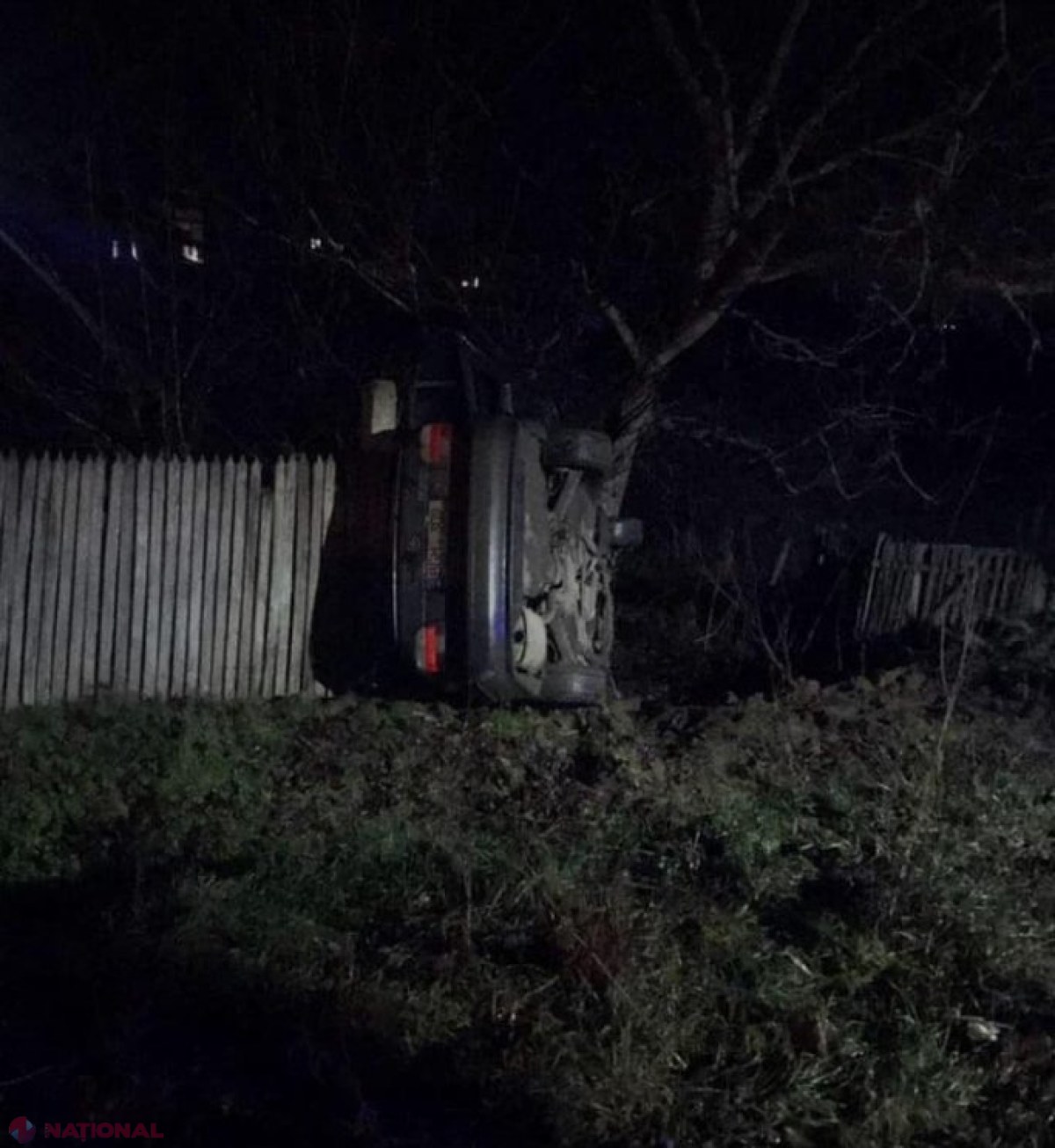 A furat mașina unui consătean, deși abia se ținea pe picioare, și i-a distrus-o într-un accident 