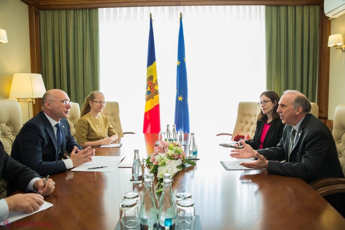 Întâlnire James Pettit - Pavel Filip: Premierul de la Chișinău, recunoscător SUA pentru sprijinul acordat R. Moldova în domeniul securității, justiției și economiei