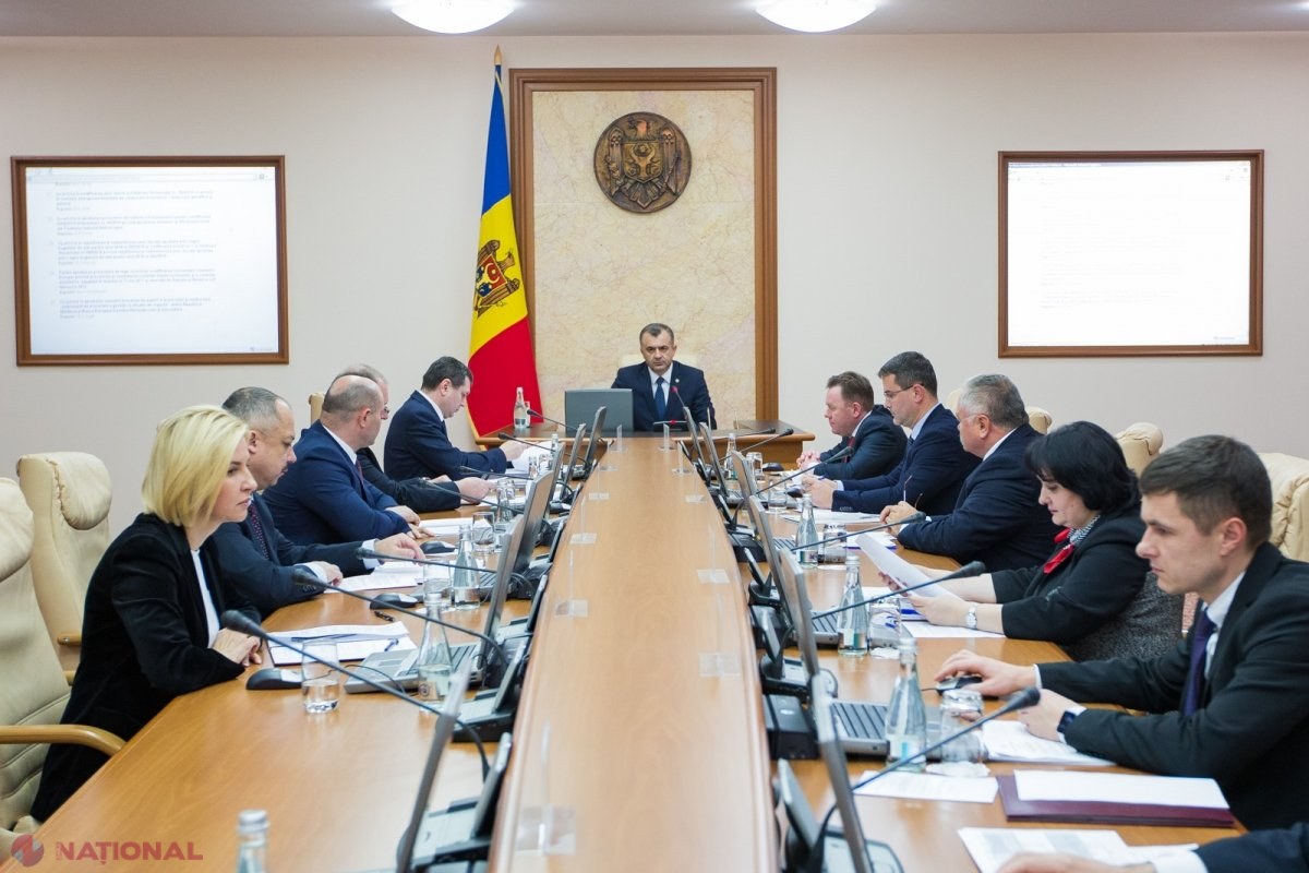 Guvernul Chicu se vede la cârma R. Moldova până în anul 2023 și promite salarii de 12 700 de lei pe lună