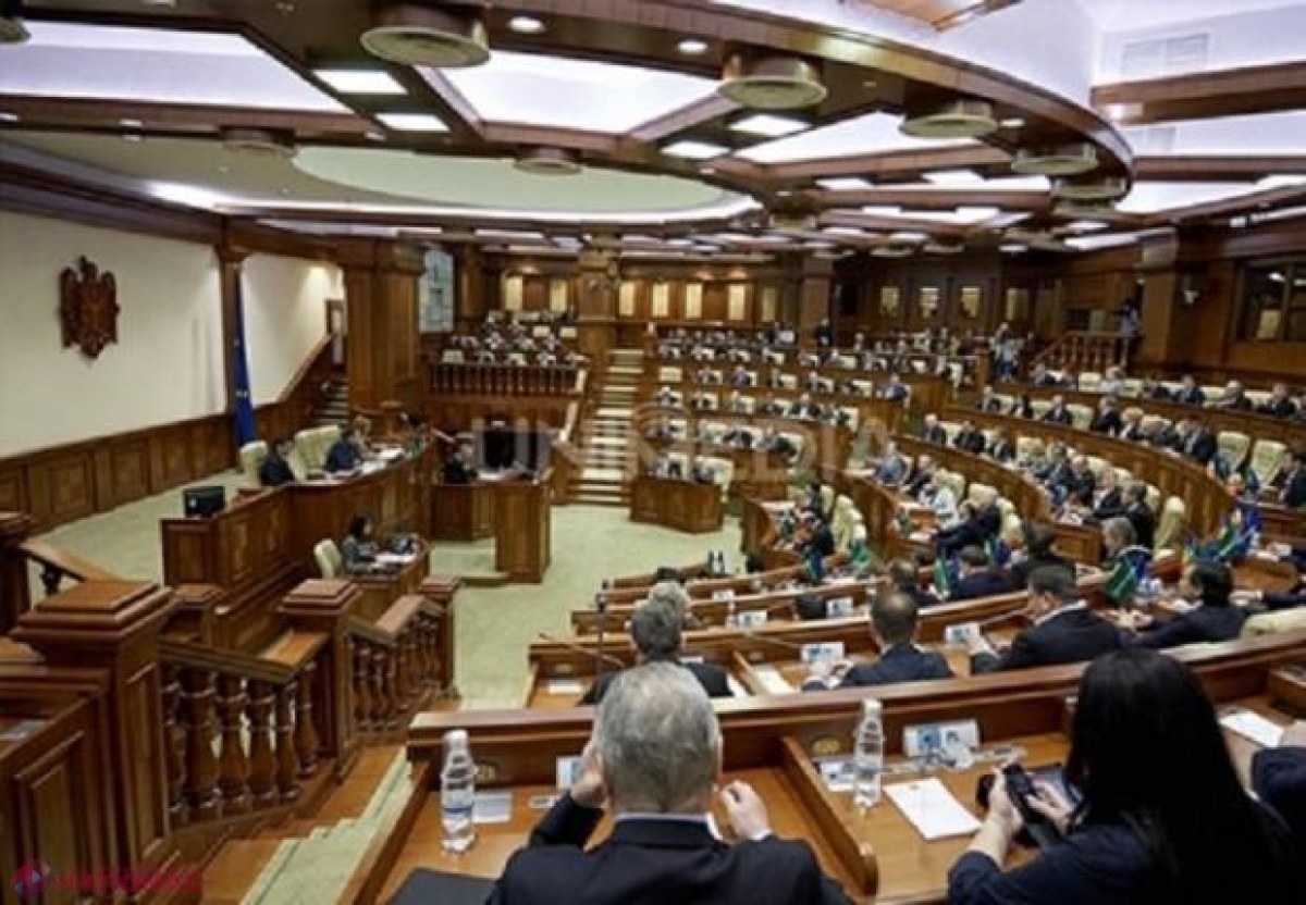 Deputaţii au rămas fără prime şi zile de odihnă
