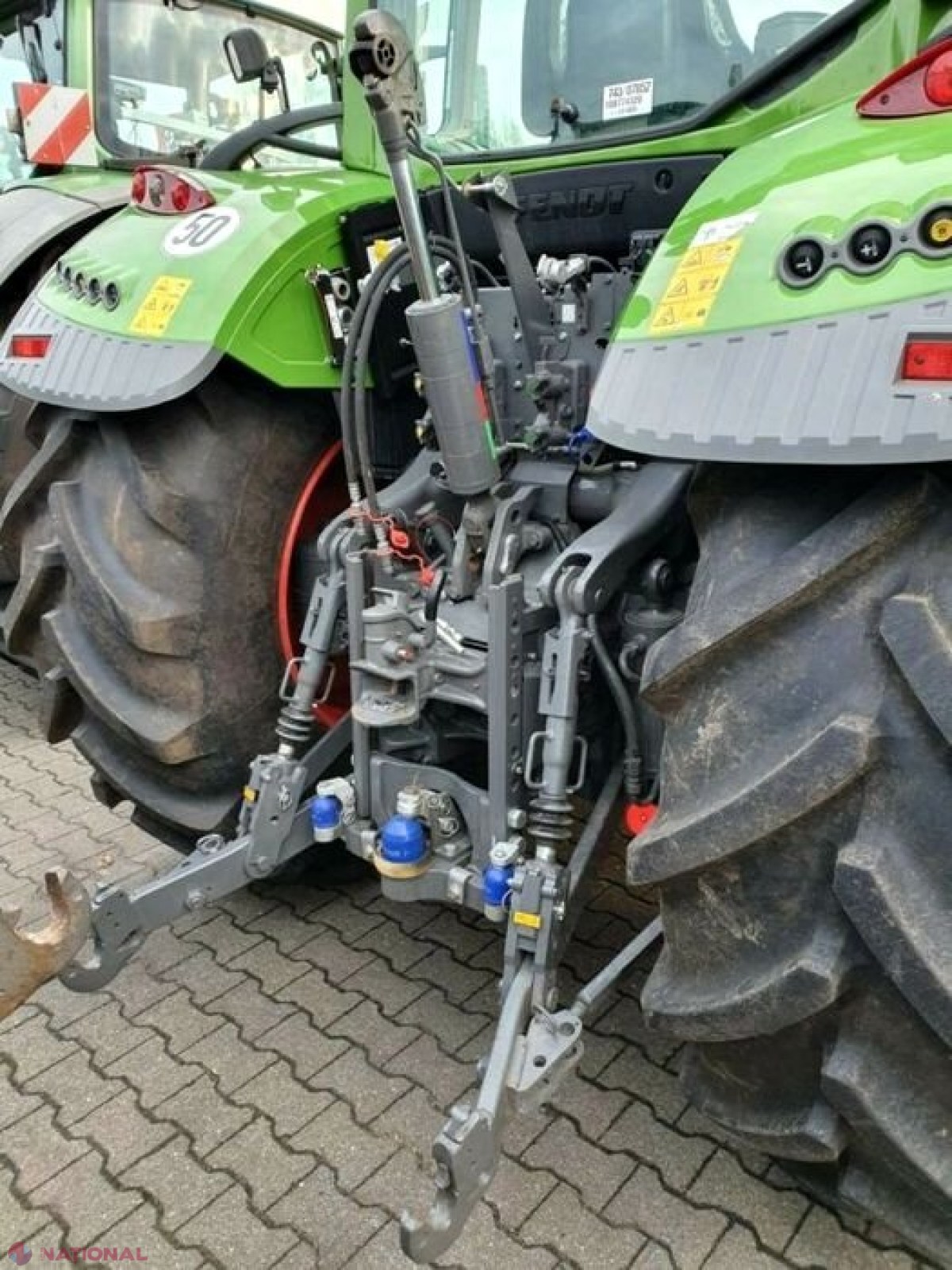 FOTO // Cel mai scump TRACTOR SECOND HAND din lume. Detaliul care îl face să concureze cu un SUPERCAR