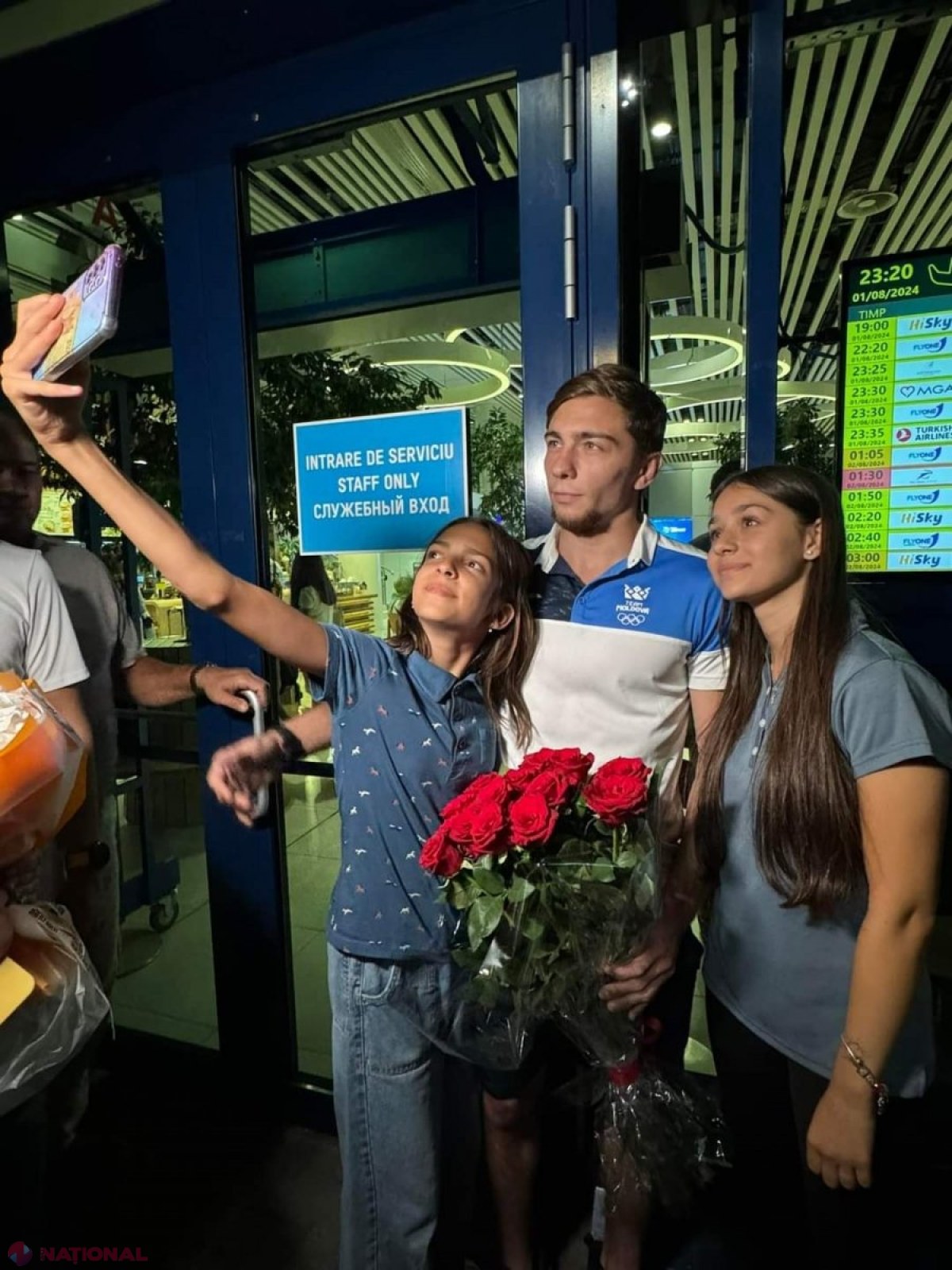 VIDEO, FOTO // Judocanii Denis Vieru și Adil Osmanov, care au scris ISTORIE pentru R. Moldova la Jocurile Olimpice de la Paris, au fost întâmpinați ca adevărați EROI la Chișinău. Medaliații cu bronz, exemplu demn de urmat pentru mii de copii