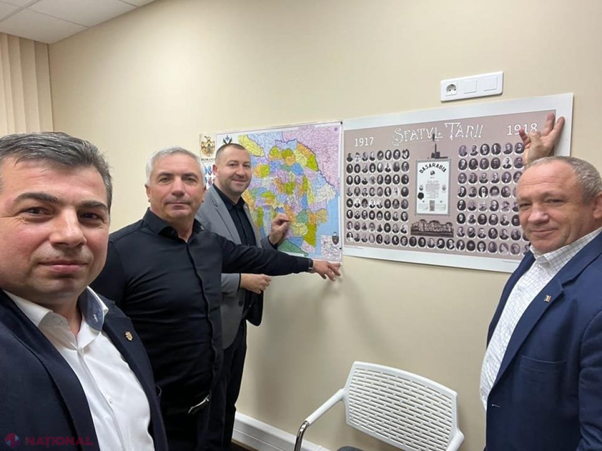 FOTO // Mai mulți deputați UNIONIȘTI de la PAS au pus „la loc de cinste” în incinta Parlamentului HARTA României reîntregite