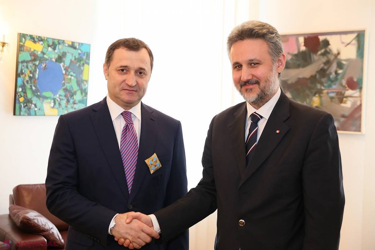 Vlad Filat, decorat cu Ordinul „Serviciul Credincios” al României