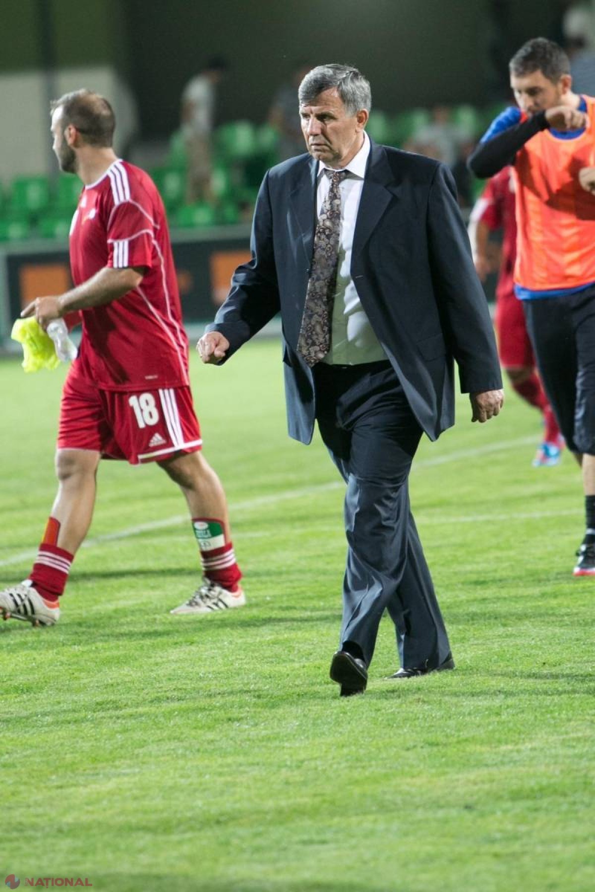 „Tricolorii” vor să lege trei victorii și să-l păstreze pe Caras pe bancă