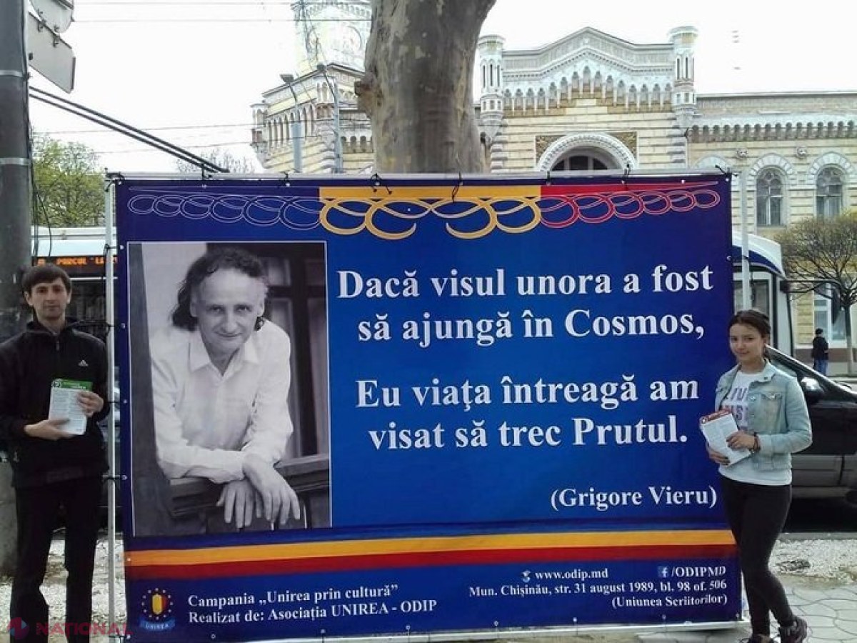 VIDEO // Flori și poezii pe Aleea Clasicilor din centrul Chișinăului, în ziua în care Grigore Vieru ar fi împlinit 86 de ani: „Poezia sa este deja în ADN-ul mai multor generaţii”