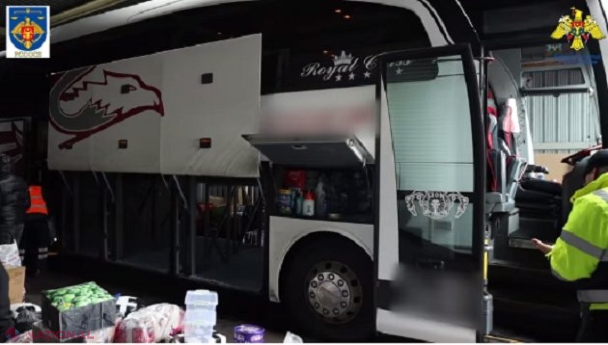 VIDEO // Sumă impresionantă de bani, depistată în rucsacul unui șofer de AUTOCAR, care se întorcea din Marea Britanie în R. Moldova: Șiretlicul la care a recurs pentru a nu fi prins la vamă