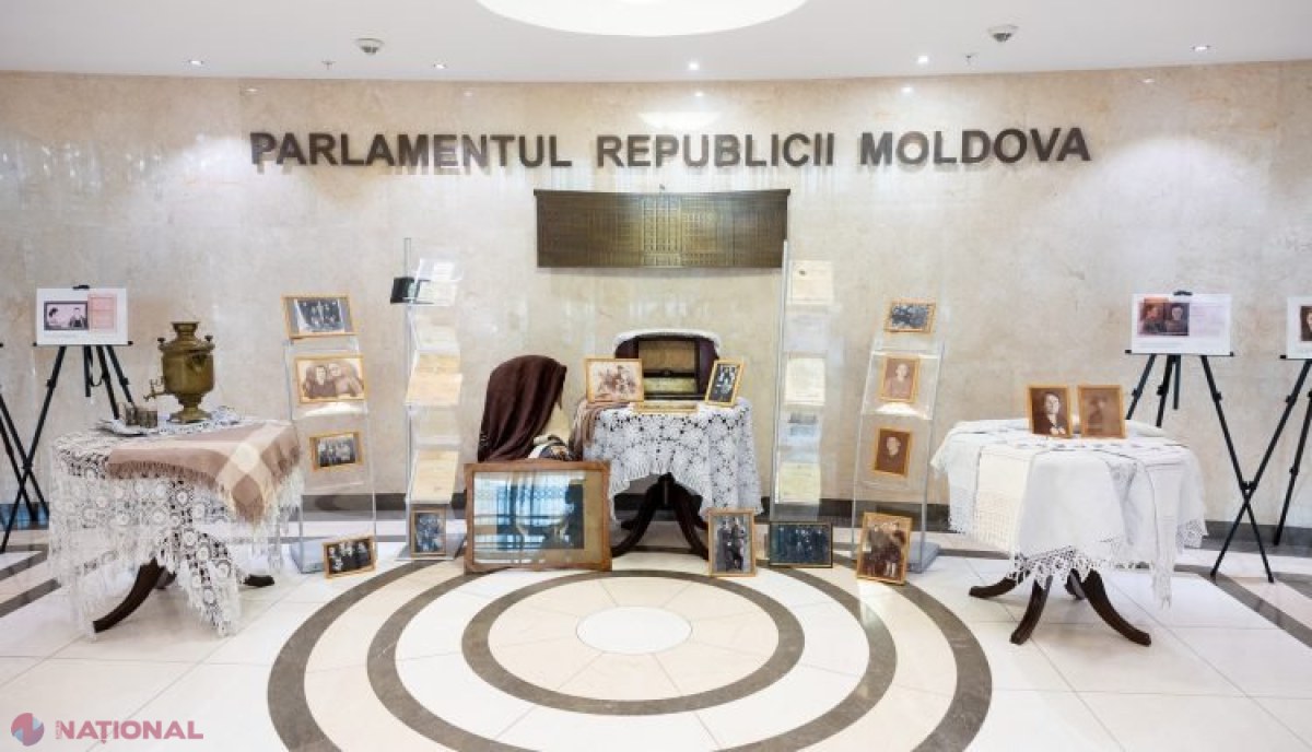 Expoziție dedicată celor 75 de ani de la cel mai mare val de deportări staliniste din Basarabia, găzduită la Parlament: Istorii de viață ale celor care au avut de suferit, inclusiv ale unei actuale deputate născute în Siberia