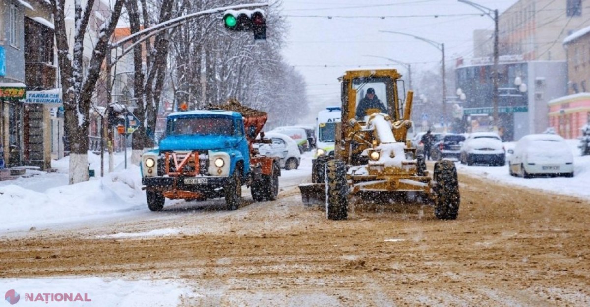 FOTO // La Orhei a fost DUBLAT numărul autospecialelor de deszăpezire și se lucrează la capacitate maximă pentru a asigura condiții normale de circulație