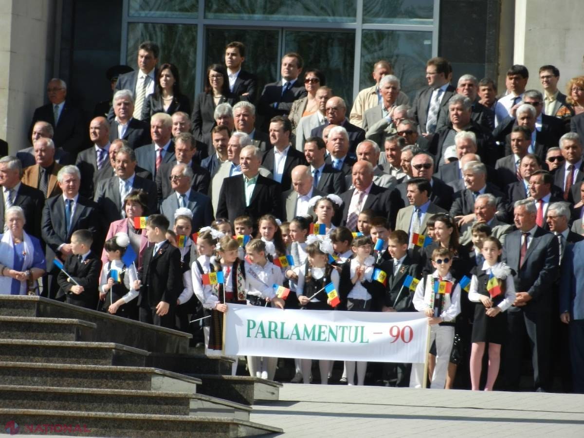 APELUL deputaților din primul Parlament privind evenimentul lui Dodon: „Nu vă obosiți, oameni buni, STAȚI acasă” 