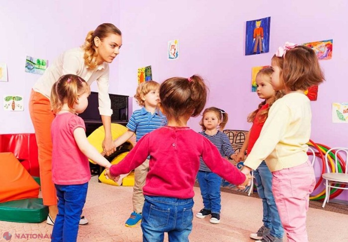 OFICIAL // Doar 15% din copiii cu vârste de până la 3 ani frecventează grădinițele: Soluțiile propuse de autorități pentru a permite mamelor să iasă mai devreme la serviciu
