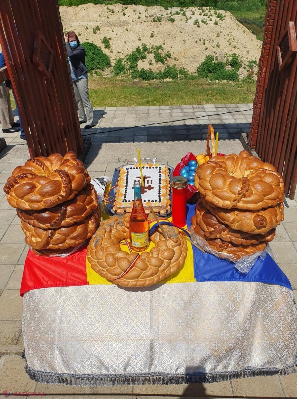 GALERIE FOTO // Ostașii români căzuți pentru eliberarea Basarabiei, comemorați la Cimitirul de Onoare de la Țiganca, de Ziua Eroilor