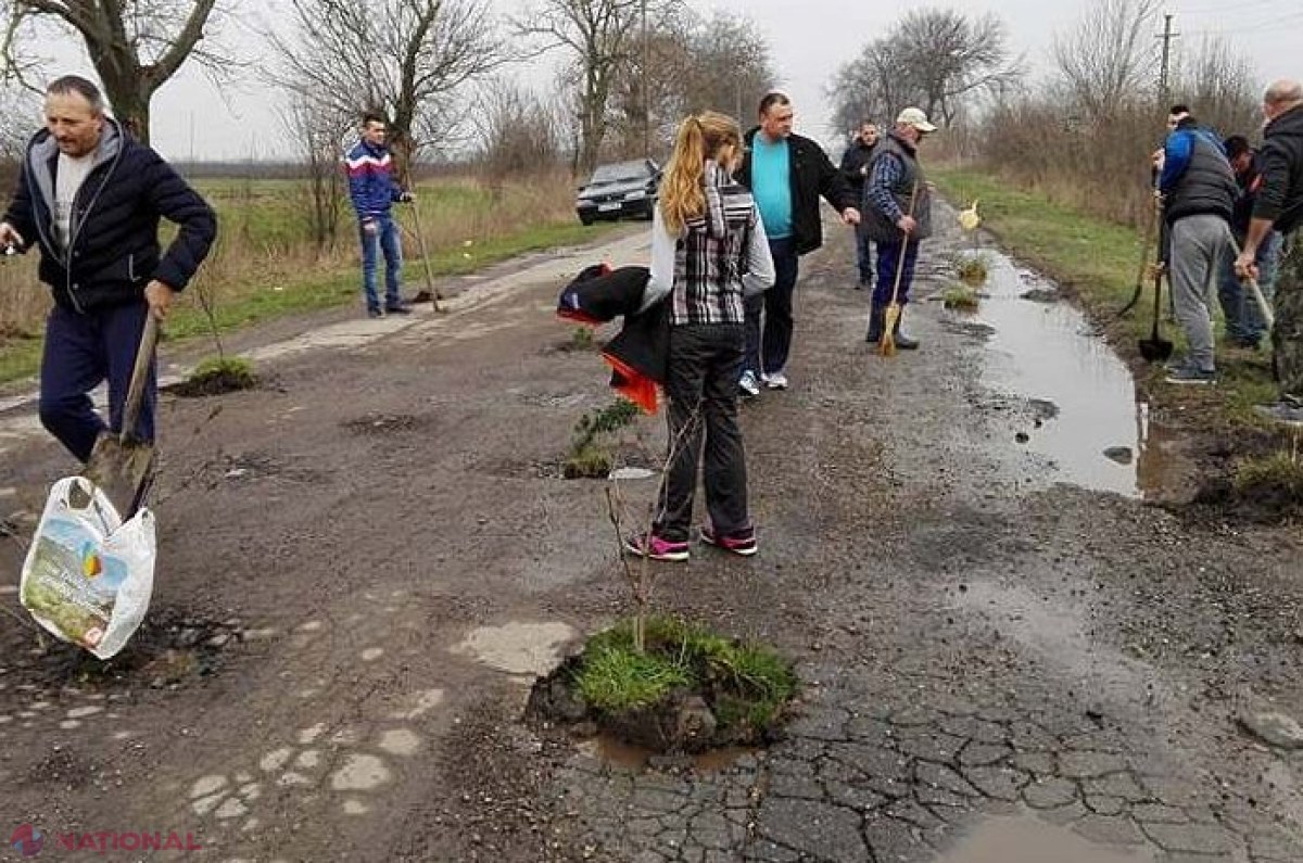 Protest INEDIT din cauza gropilor de pe drumuri: „Au evitat o groapă și au murit. Avea 26 de ani și o viață înainte