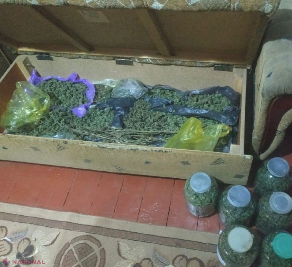 DESCOPERIRE: 1,2 MILIOANE de lei, ținute în „borcane”, la Giurgiulești