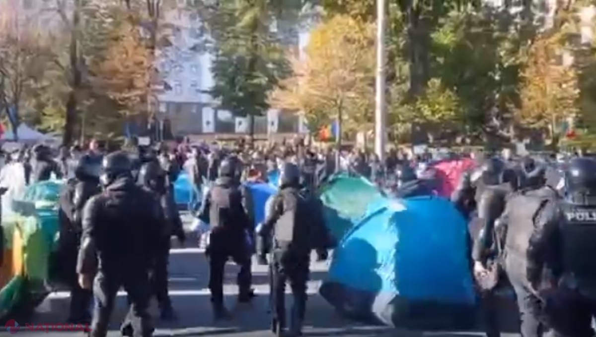 VIDEO // Poliția a EVACUAT cele 100 de CORTURI de pe carosabil, iar traficul pe bulevardul Ștefan cel Mare și Sfânt, între străzile Sfatul Țării și Maria Cebotari, a fost RELUAT