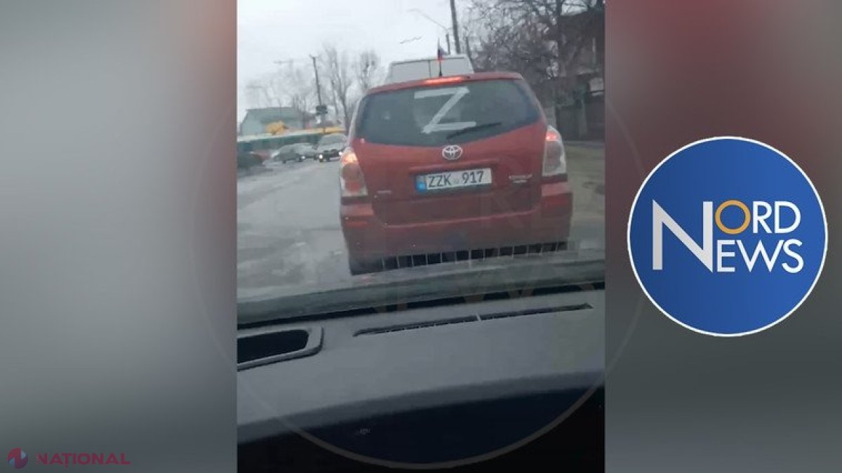 ​VIDEO // Un tânăr din Bălți, susținător al AGRESIUNII ruse în Ucraina? Acesta și-a lipit pe mașină „Z”-ul care apare pe TANCURILE rusești, care au invadat Ucraina. Argumentele acestuia: „Nu, dap ce…? Democrație, da? Alții susțin pe Ucraina…”