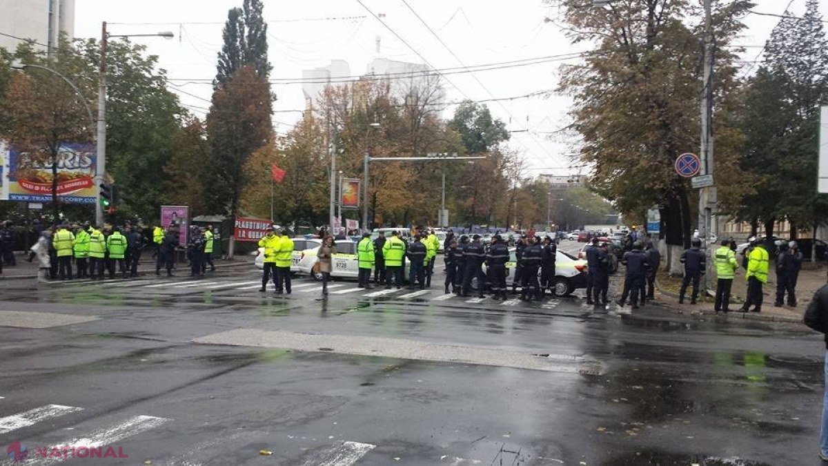ATENȚIE! Bd. Ștefan cel Mare, BLOCAT de activiștii lui Renato Usatîi. Zeci de polițiști sunt la fața locului