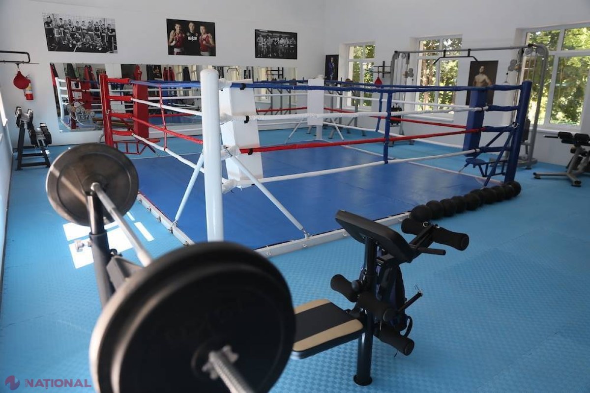 FOTO // La Hâncești a fost inaugurată o sală modernă pentru sportivii care practică boxul și K-1
